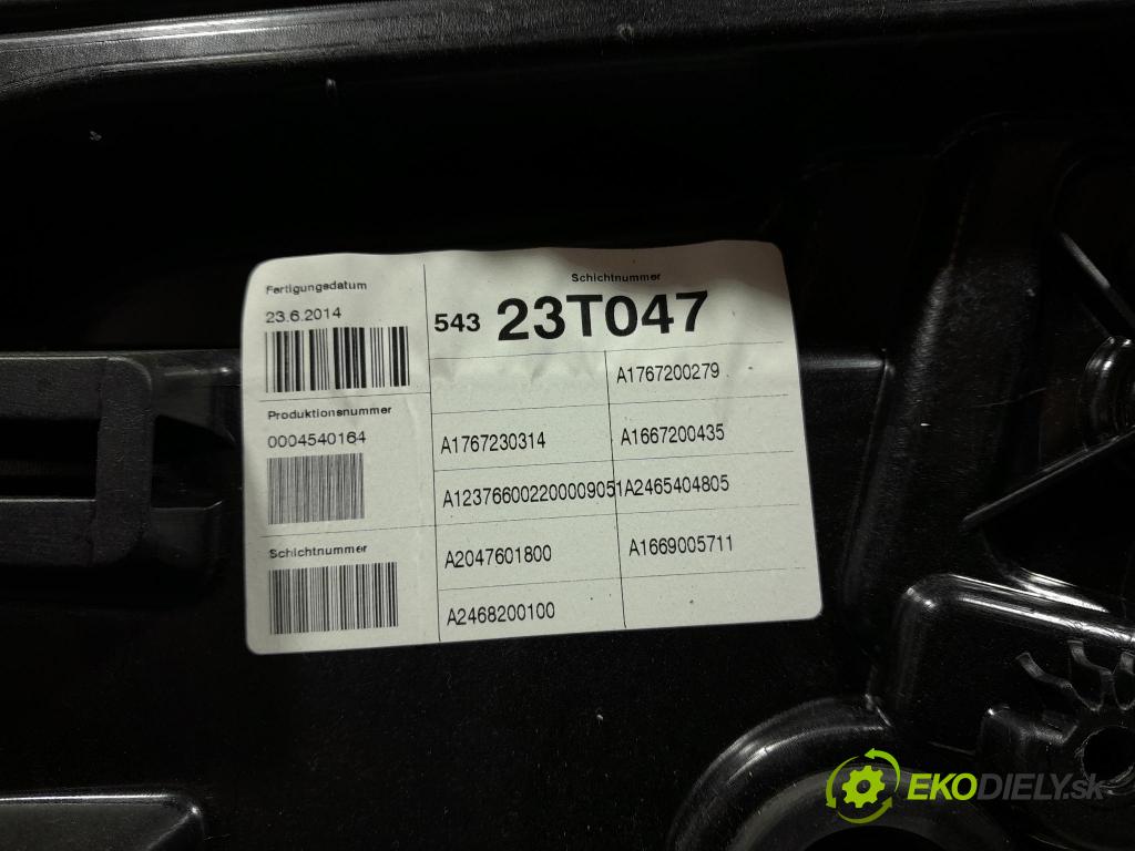 Mercedes A-klasa 2014 mechanismus stahování Sklenka: před v pravo: