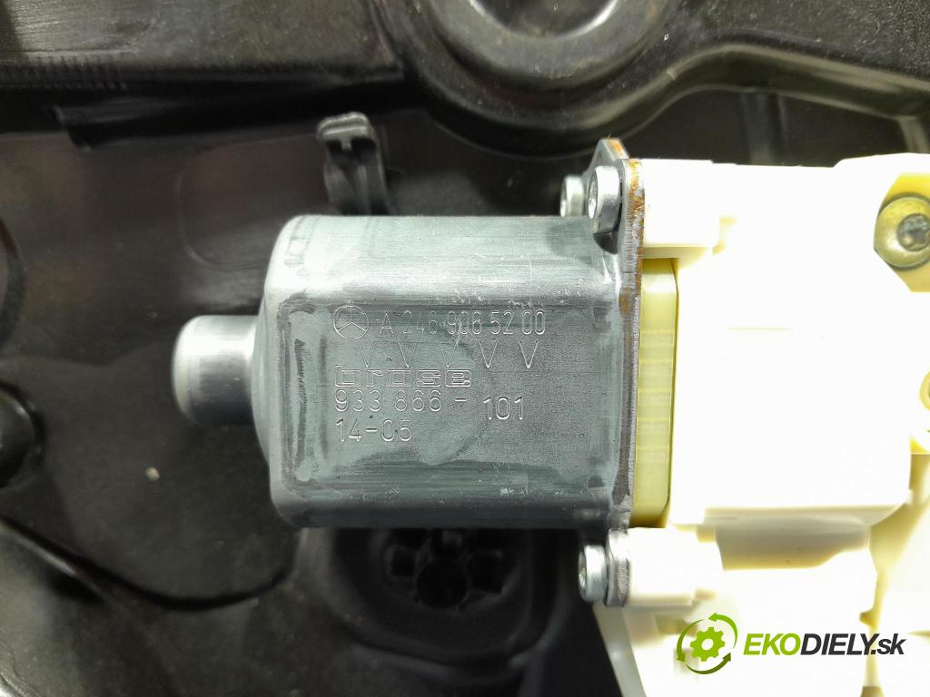 Mercedes A-klasa 2014 mechanismus stahování Sklenka: před v pravo: