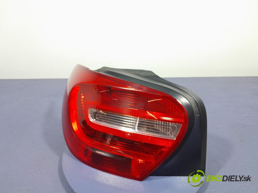 Mercedes A-klasa 2014 svetlo / reflektor zad ľavá Vonkajsia: A1769060100