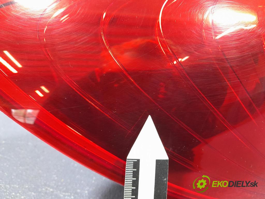 Mercedes A-klasa 2014 svetlo / reflektor zad ľavá Vonkajsia: A1769060100