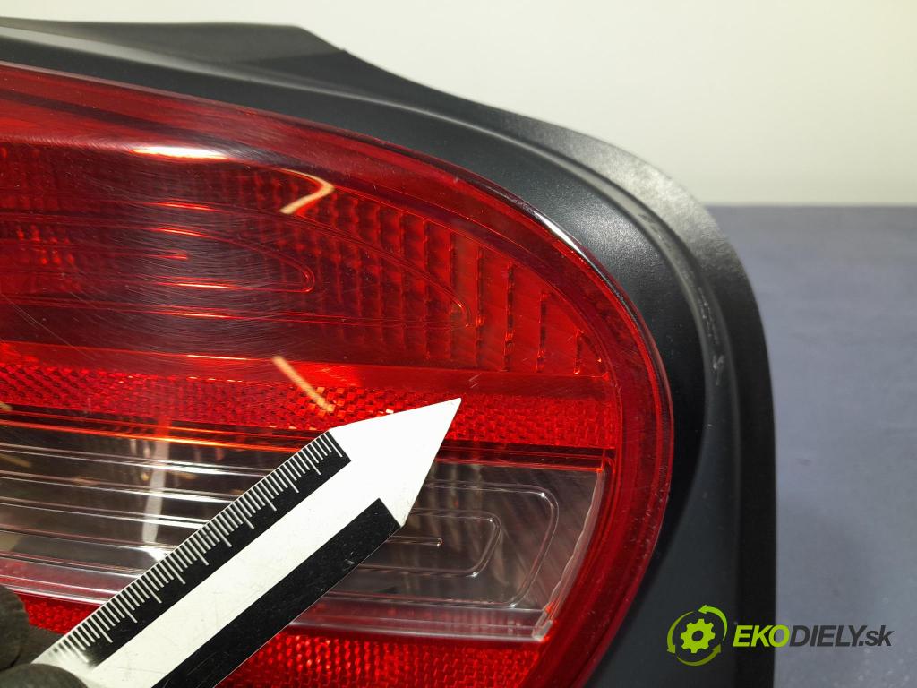 Mercedes A-klasa 2014 svetlo / reflektor zad ľavá Vonkajsia: A1769060100