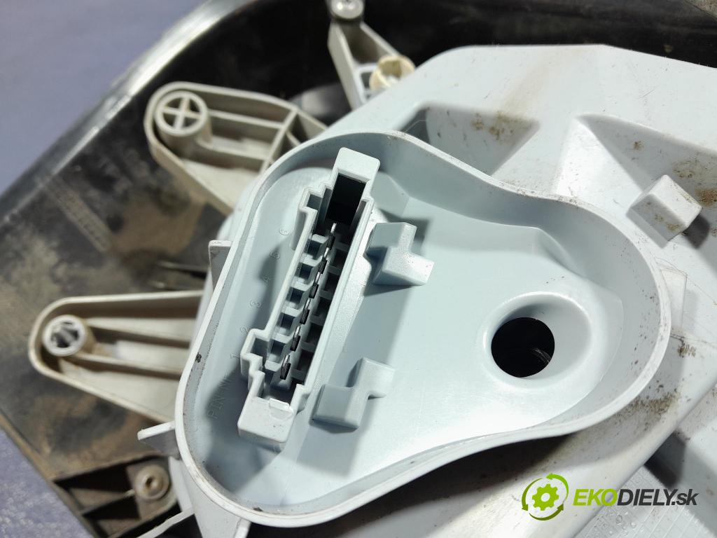 Mercedes A-klasa 2014 světlo Zad: levá Mimo: A1769060100