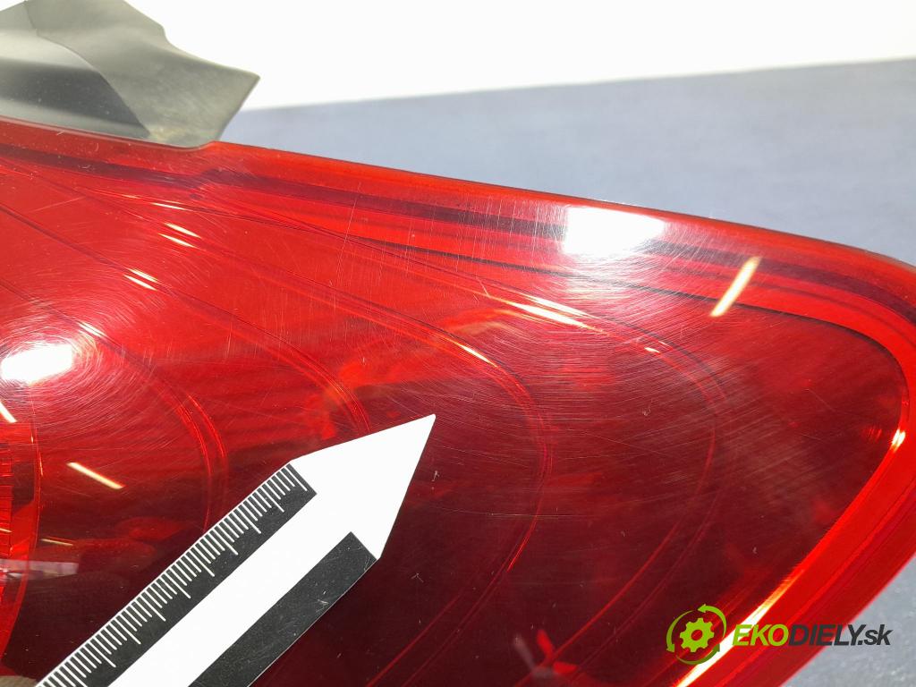 Mercedes A-klasa 2014 svetlo / reflektor zad Prava: Vonkajsia: A1769060200