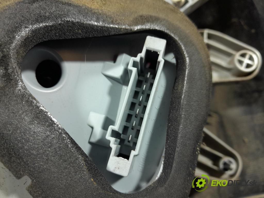 Mercedes A-klasa 2014 světlo Zad: Práva: Mimo: A1769060200