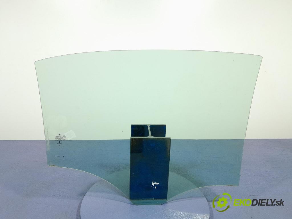 Mercedes A-klasa 2014 sklo dvere zad ľavé 