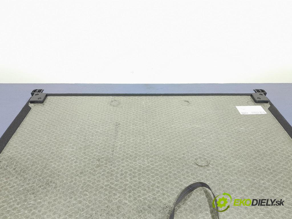 Mercedes A-klasa 2014 koberec do auta A1766800042