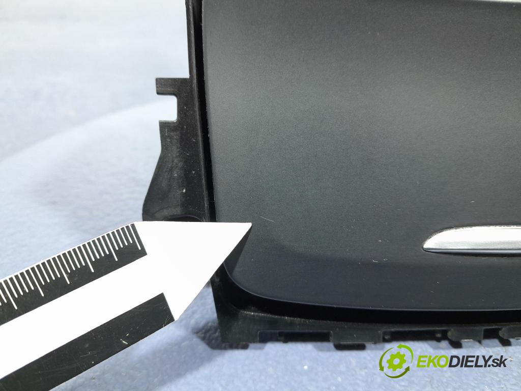 Mercedes A-klasa 2014 Popielniczka A1768100179