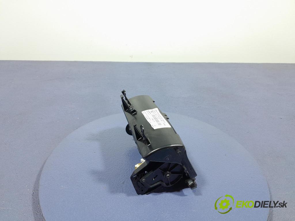 Mercedes A-klasa 2014 Popielniczka A1768100179