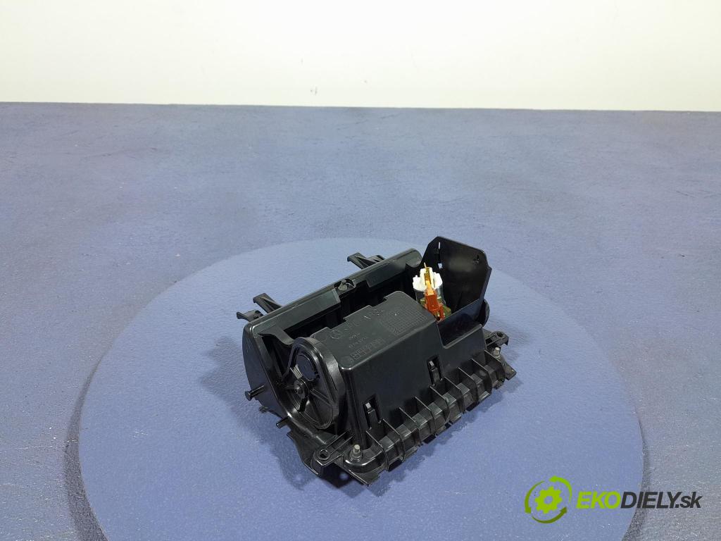 Mercedes A-klasa 2014 Popielniczka A1768100179