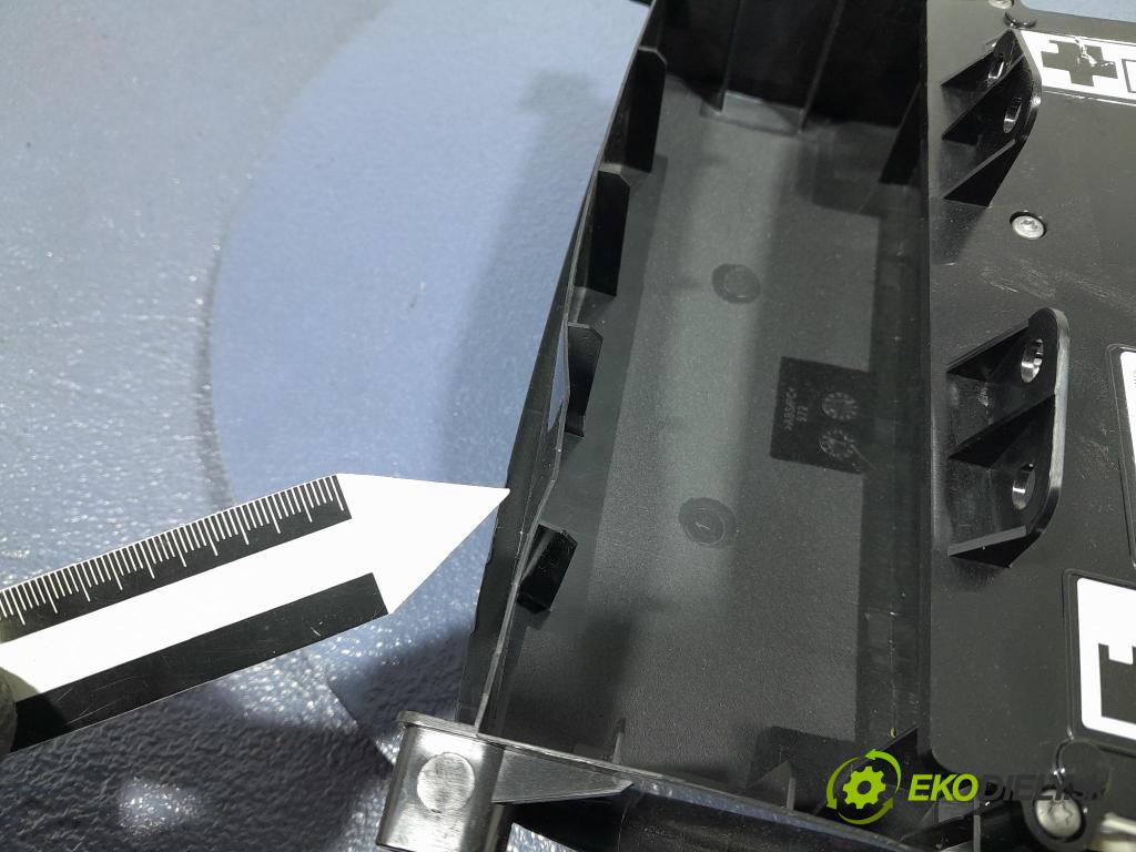 Mercedes A-klasa 2014 Svietidlá: Vnútri: A0009006503