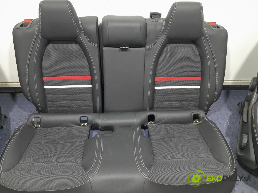 Mercedes A-klasa 2014 sedačke: Soubor.