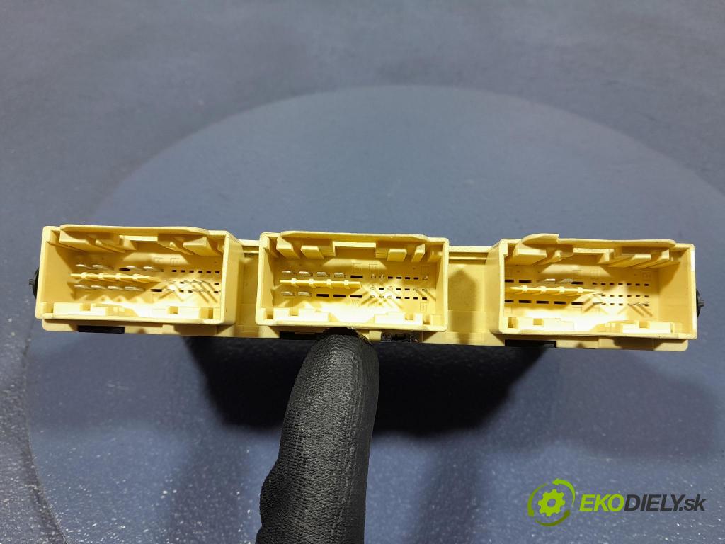 Mercedes GL 2014 riadiaca jednotka Sedadlo: A1669001108