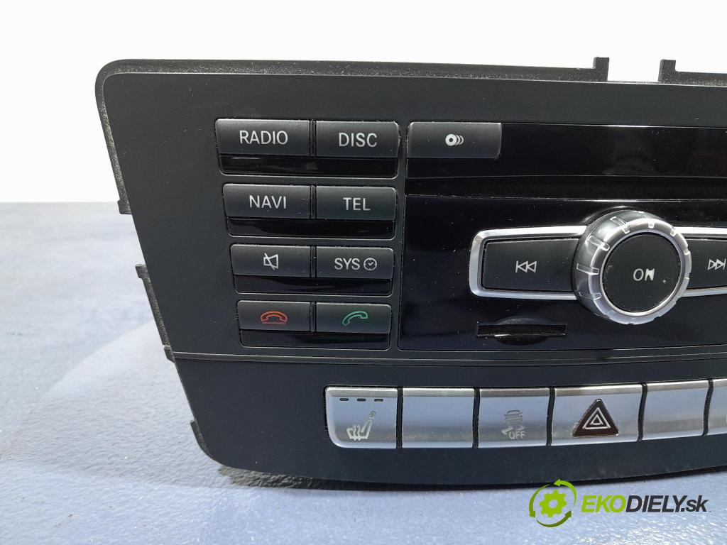 Mercedes GL 2014 Radio I Navigácia: A1669000012