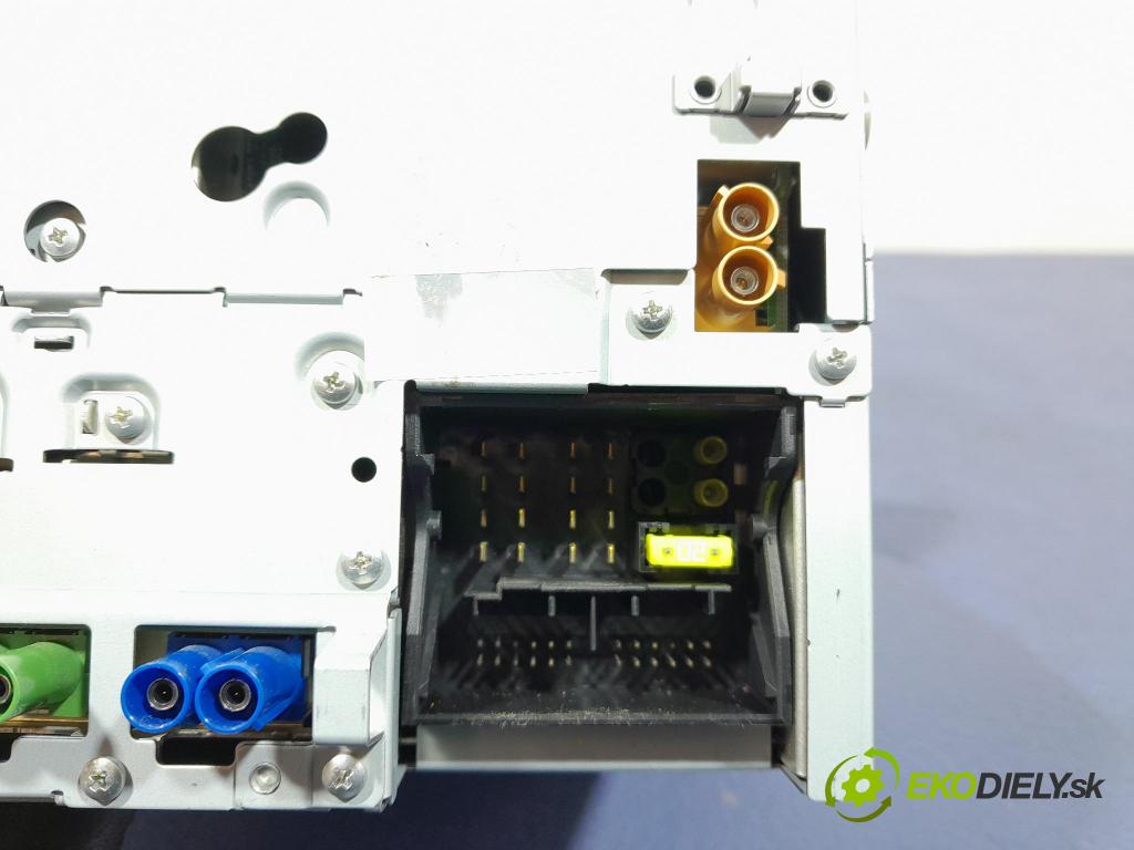 Mercedes GL 2014 Radio I Navigácia: A1669000012