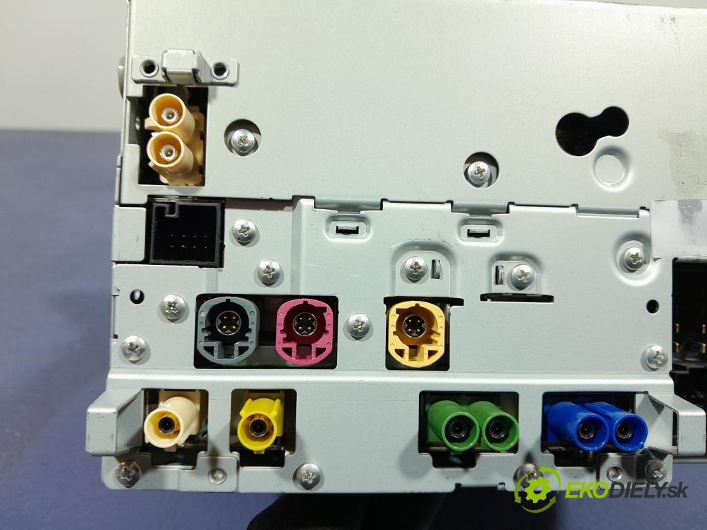 Mercedes GL 2014 Radio I Navigácia: A1669000012