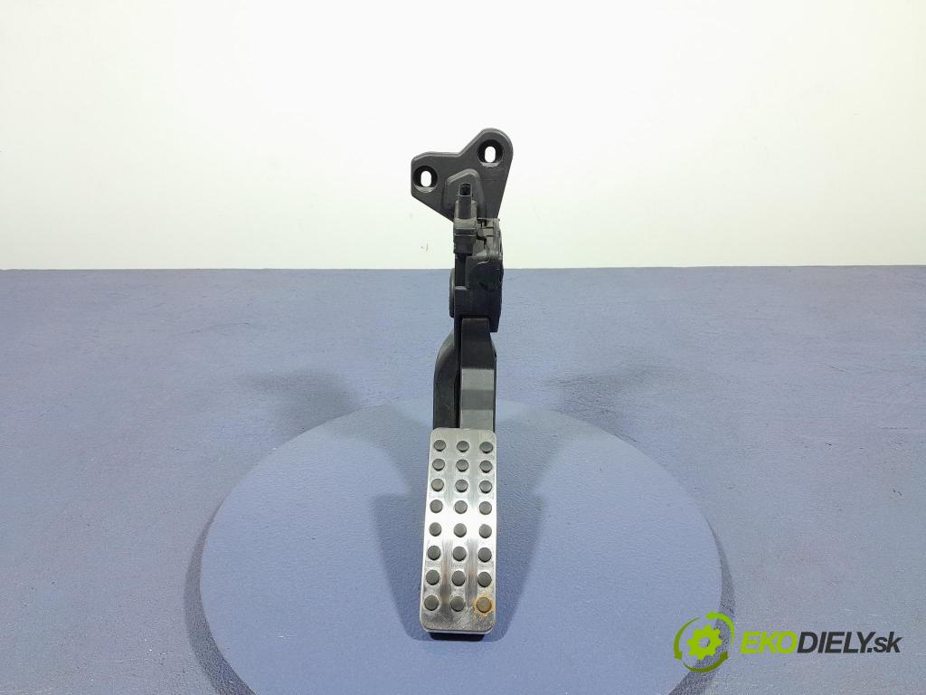 Mercedes GL 2014 pedal Plyn: A1663000004