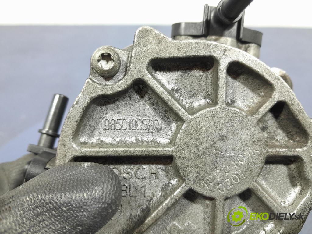 Opel Combo 2023 čerpadlo vákuová 9850109580