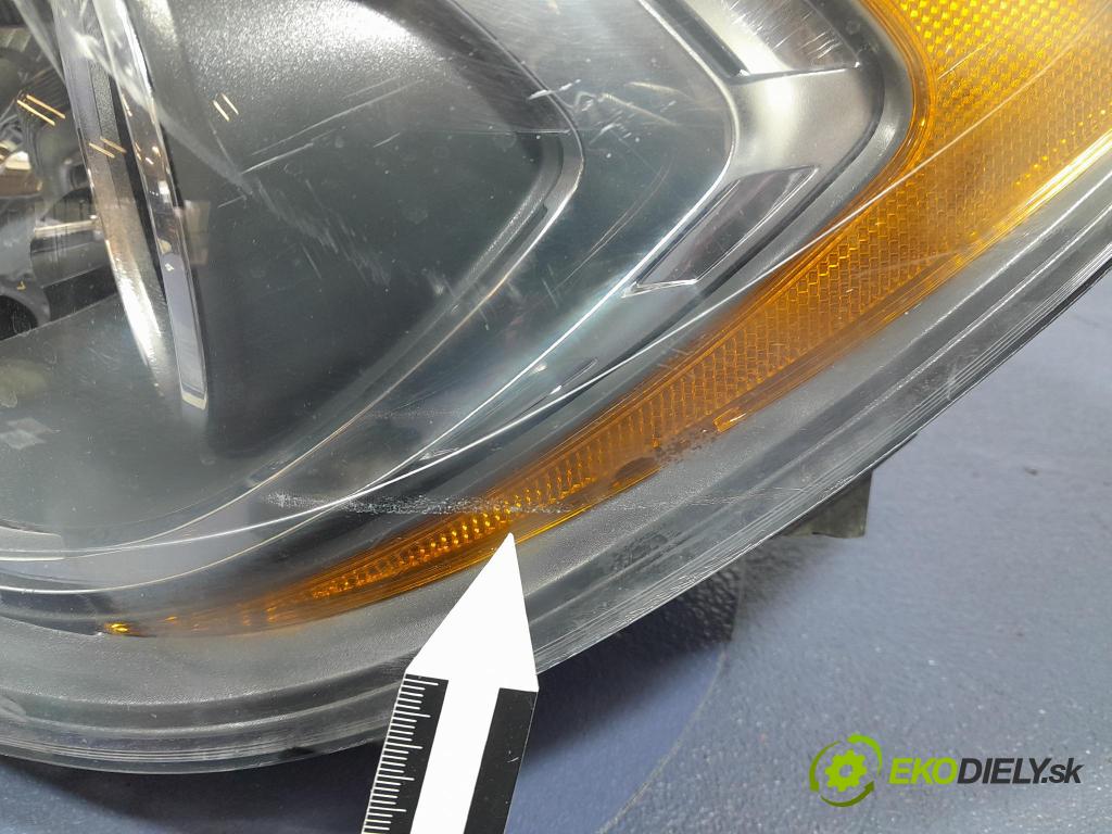 Mercedes GL 2014 Reflektor: Vľavo: A1668203859