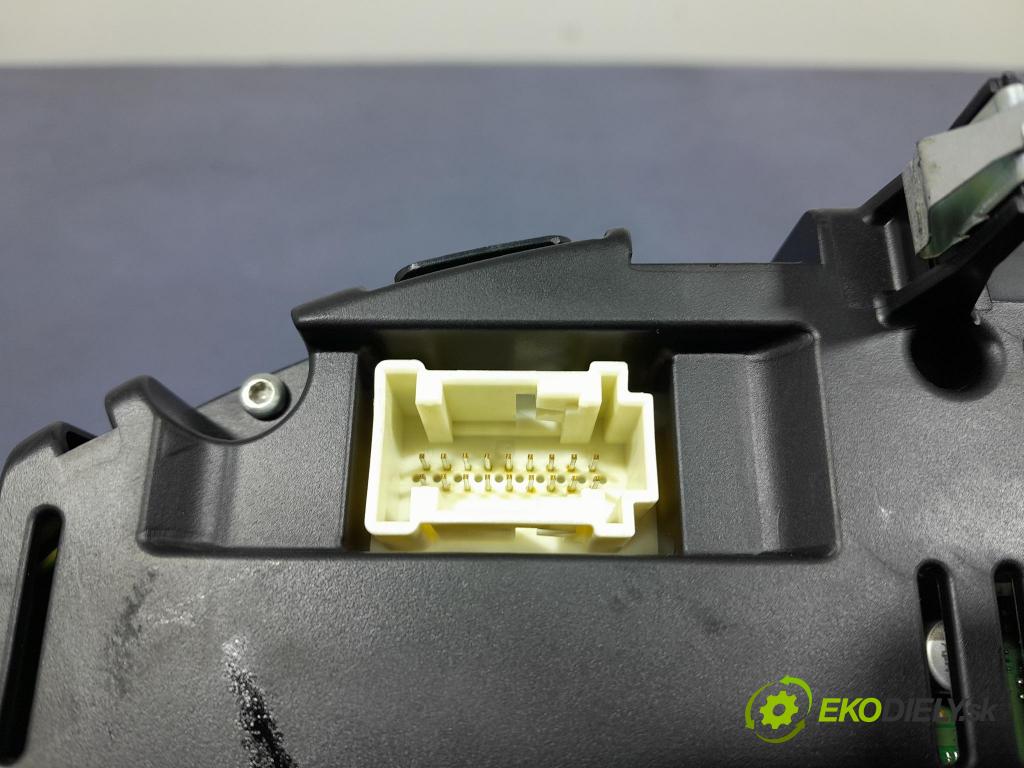 Mercedes GL 2014 prístrojovka/ budíky A1669006910