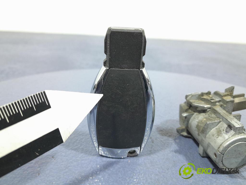 Mercedes GL 2014 Spínač zapaľovania: 2701A-DC12A