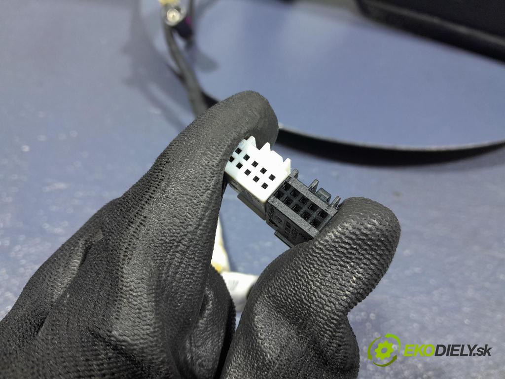 Mercedes GL 2014 zrkadlo Vľavo: