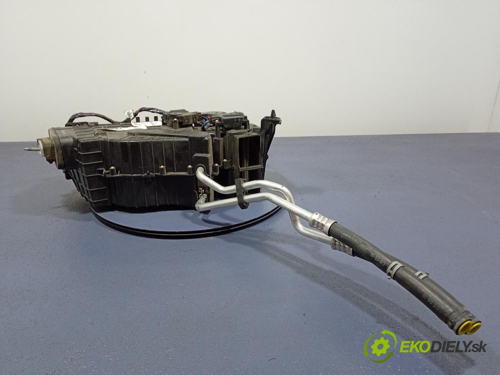 Chrysler Pacifica 2017 radiator P68342100AB