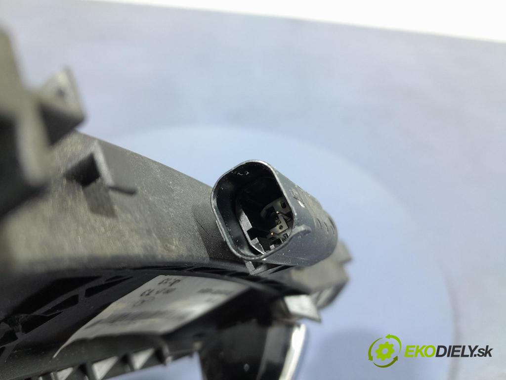 Mercedes GL 2014 rukoväť Predné Prava: A2047602434