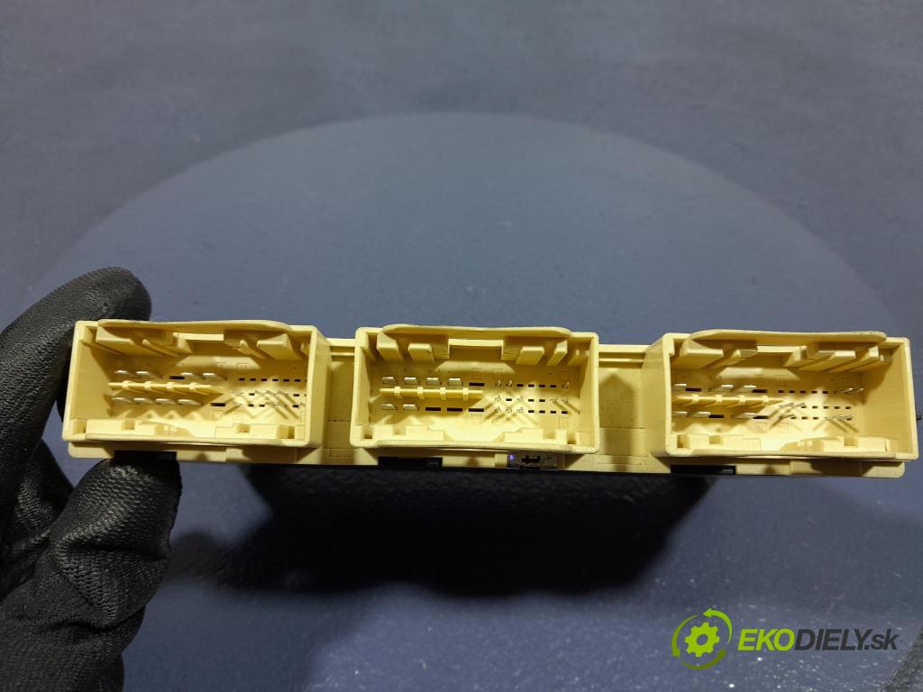 Mercedes GL 2014 riadiaca jednotka Sedadlo: A1669001008