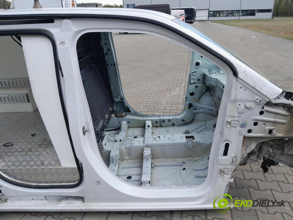 Opel Combo 2023 práh v pravo: 
