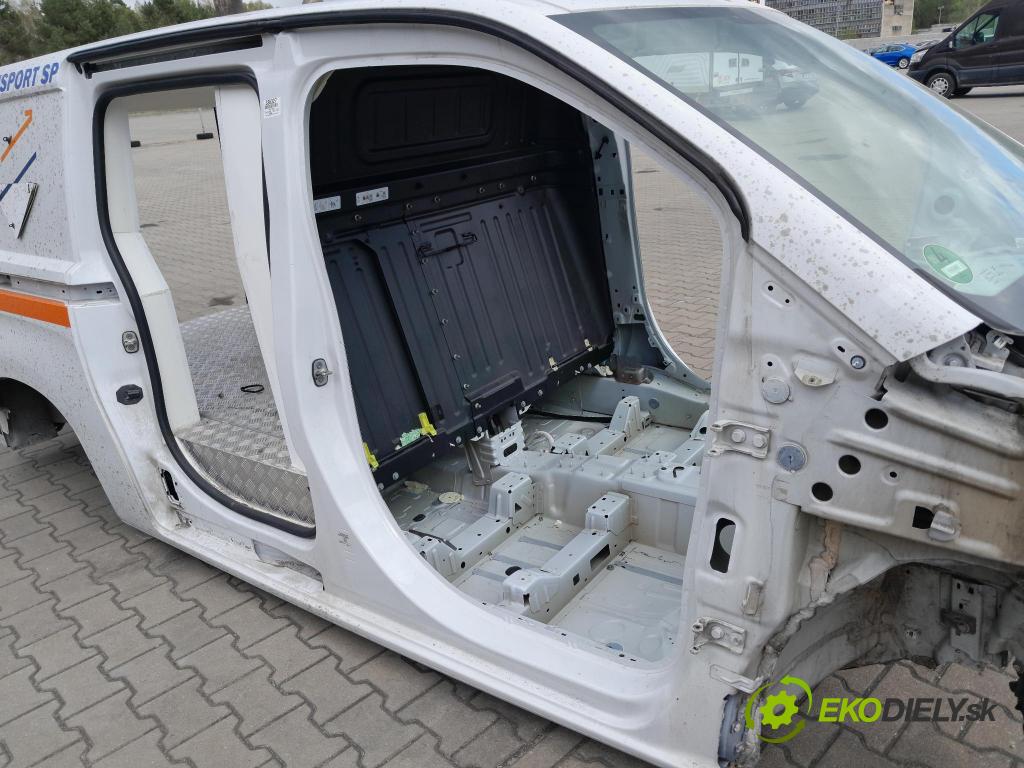 Opel Combo 2023 práh v pravo: