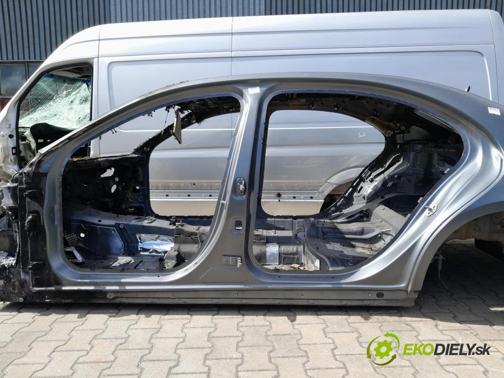 Mercedes S-klasa 0 Práh: Vľavo: