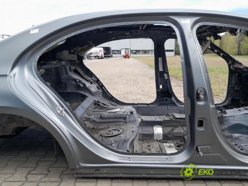 Mercedes S-klasa 0 Práh: v pravo: