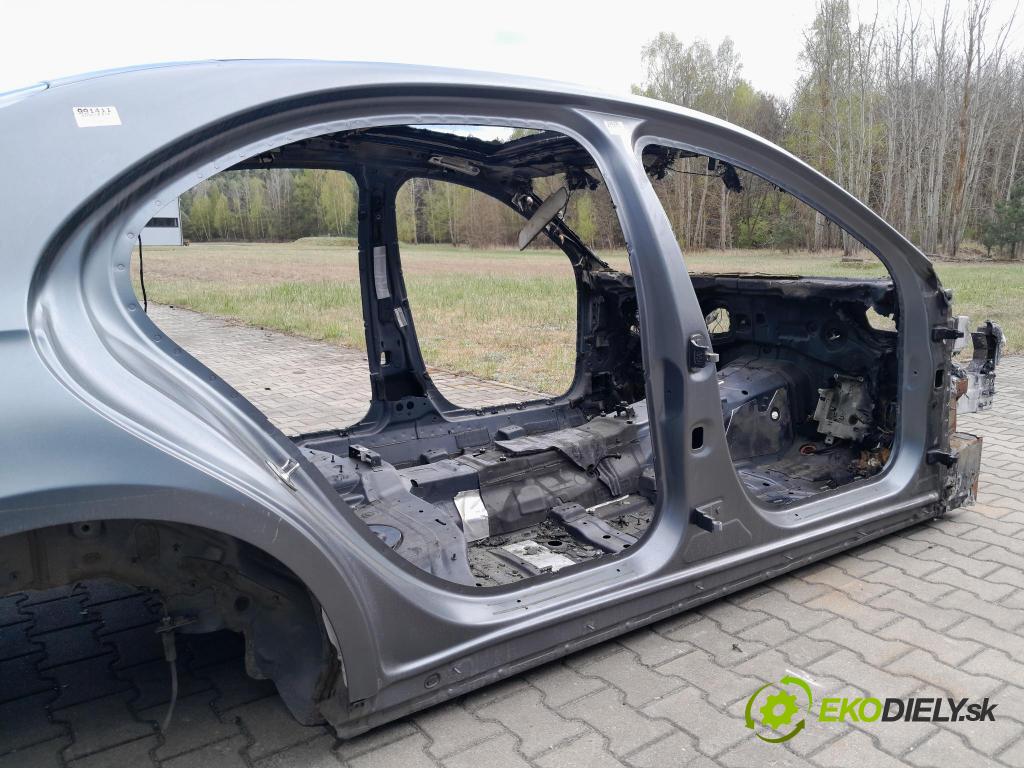 Mercedes S-klasa 0 Práh: v pravo:
