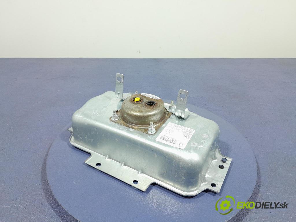 Mercedes GL 2014 Airbag: Cestujúcí: x A1668602402