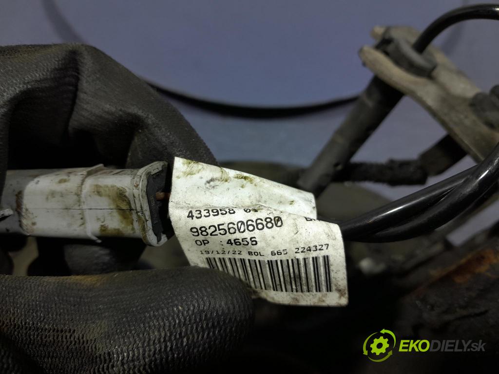 Opel Combo 2023 náboj levá 