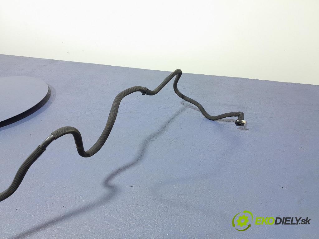 Opel Combo 2023 rúrka paliva