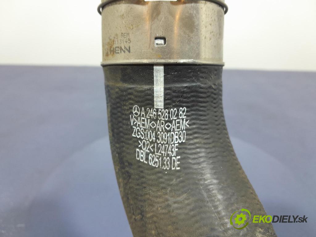 Mercedes A-klasa 2014 rúrka Vzduch: A2465280282