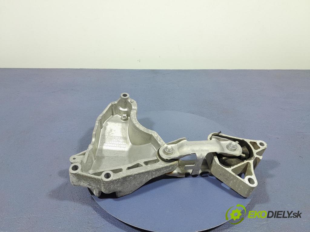Mercedes A-klasa 2014 Vankúš/: držiak Motor: A2702230002