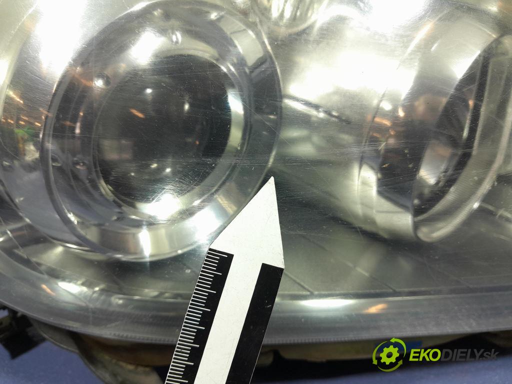 Toyota Avensis 2008 Reflektor: v pravo: