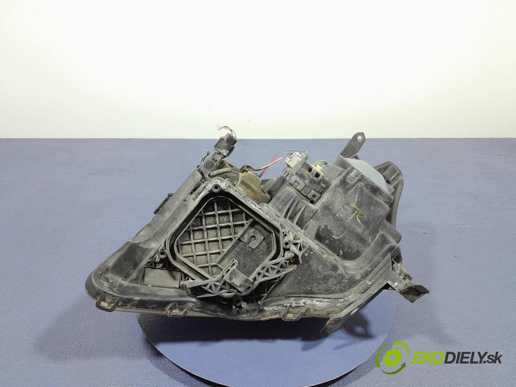 Toyota Avensis 2008 Reflektor: v pravo: 