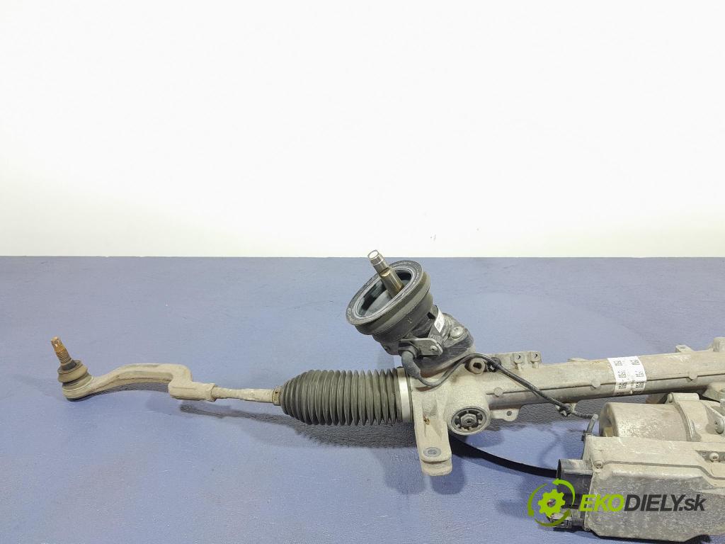 Mercedes A-klasa 2014 Ozubené kolo: volant 6820000221