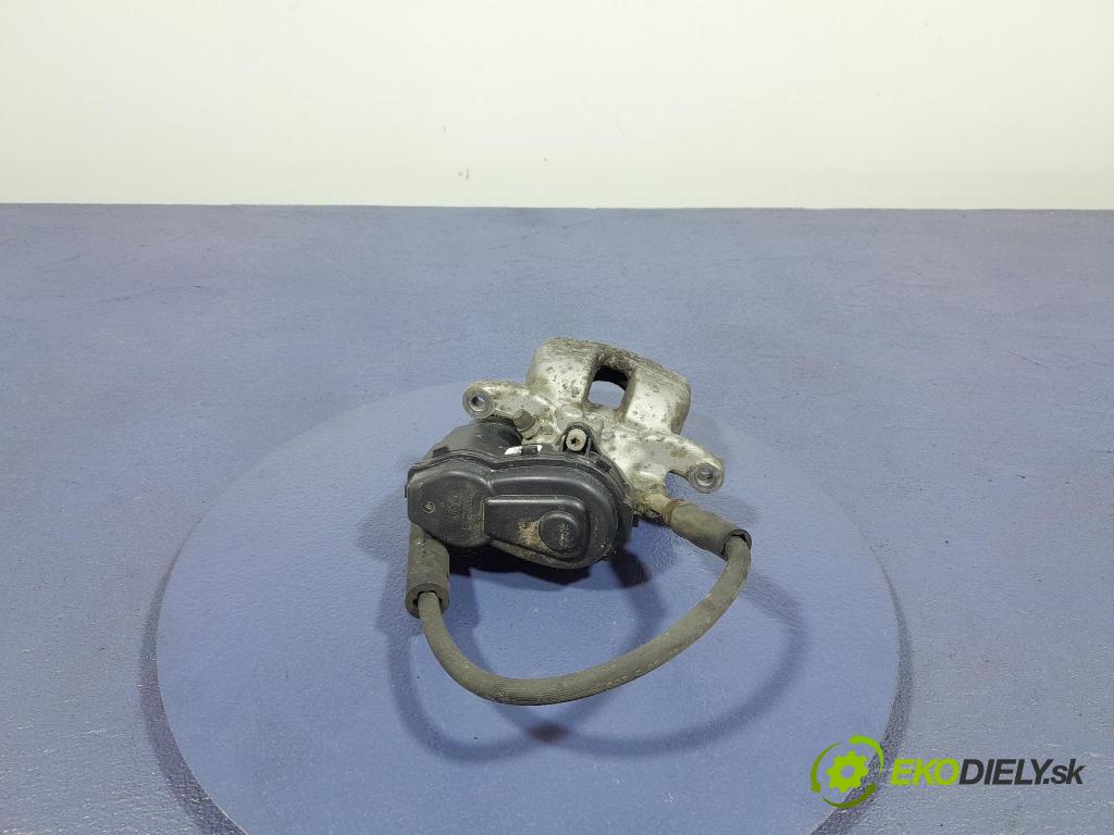 Mercedes A-klasa 2014 brzdič brzdový zad v pravo: A2464232298