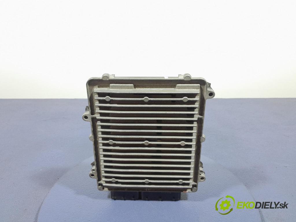 Mercedes GL 2014 riadiaca jednotka Motor: A2789001300