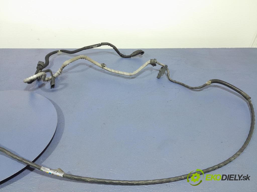 Opel Combo 2023 rúrka paliva 9826302180