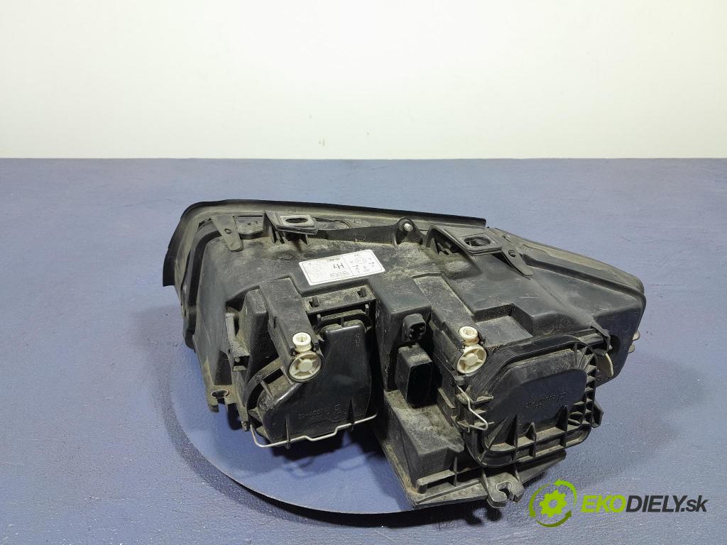 Audi A4 2004 Reflektor: v pravo: