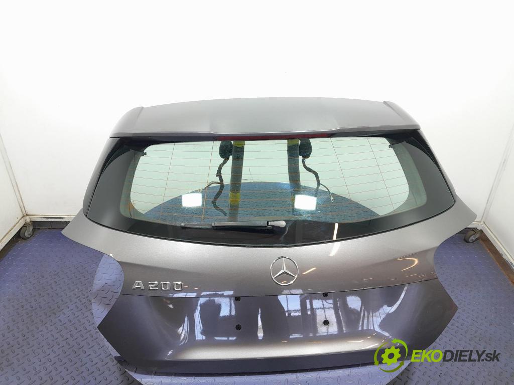Mercedes A-klasa 2014 zadna dveře kufra: kufra: