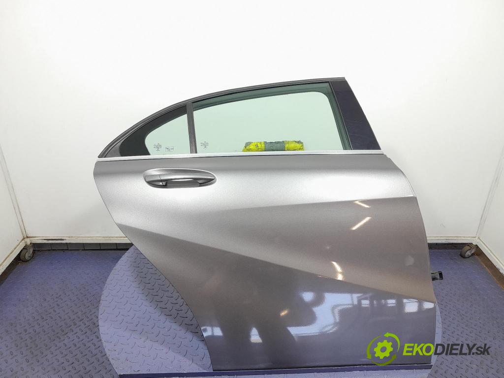Mercedes A-klasa 2014 dvere zad pravé