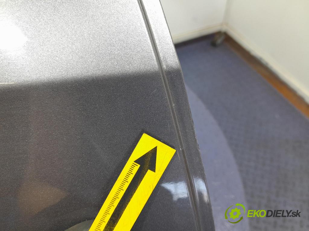 Mercedes A-klasa 2014 dvere zad pravé