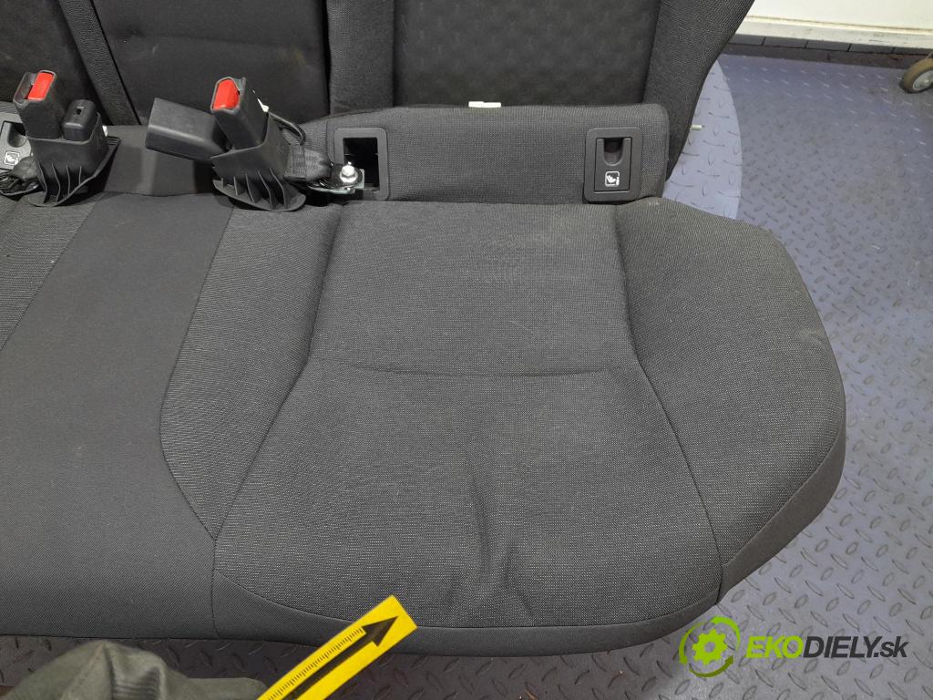Toyota Corolla 2024 Sedačka zadný