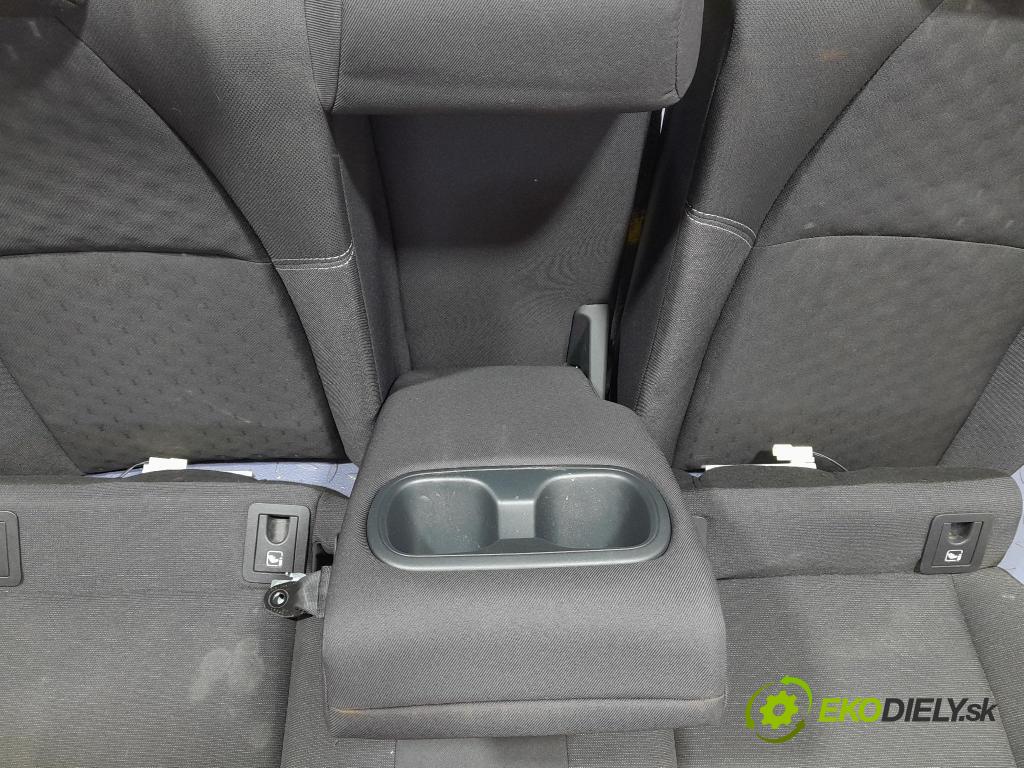 Toyota Corolla 2024 Sedačka zadný